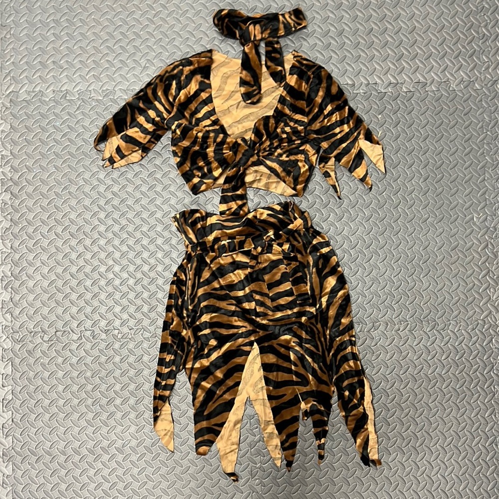 Cave Woman or Jane from Tarzan Halloween Costume, with Headband and Belt, Small